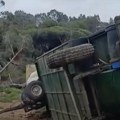 Tornado u Španiji napravio haos: Za samo nekoliko sekundi opustošio puteve i srušio električne stubove (video)