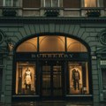 „Burberry štedi, ali ne na direktoru“: U jeku otpuštanja ceo dobio milionski bonus
