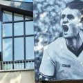 Partizan, legendi u čast: Dragan Mance dobio mural na stadionu u Humskoj