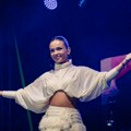 Deca su moja najvernija publika: Breskvica muzikom i pesmom "zapalila" Leskovčane (foto/video)