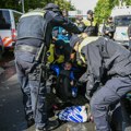 Holandska policija uhapsila više desetina klimatskih aktivista nakon blokade autoputa u Hagu
