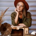 Jelena Milisavljević pomoću drveta oživljava duh prošlih vremena: Od retro ispiracije do unikatne dekoracije