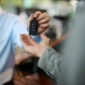 Šta ako neki Bogoljub jezdi gradom u vašem autu, a vi mislite da je bezbedno parkiran: Evo kako to sprečiti
