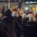 Protestni skup ispred opštine u Aranđelovcu: Okupljaju se građani, studenti, SNS i Žandarmerija