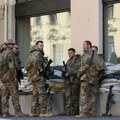 Centar Zagreba danas prepun vreća s peskom, iza njih naoružani "holivudski ukrajinski vojnici" FOTO