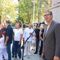 "Oni koji se raduju nečijoj smrti pokazuju šta bi napravili od ove zemlje", Vučić u obilasku Rasinskog okruga prokomentarisao…