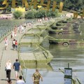 Уклоњен понтонски мост преко Дунава који је Лидо спајао са земунским делом обале