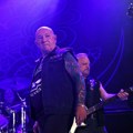 Tužna vest iz sveta roka: Preminuo legendarni frontmen grupe "Rose Tattoo"