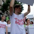 Studenti poručili da neće uvoditi sankcije Rusiji, Vučić: Ne bi upravljali ljudi sa liste, već neko iza