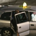 Nema milosti prema "divljacima" Oduzeta vozila prilikom kontrole taksista na aerodromu