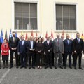 Dačić u Tirani odbio da se fotografiše sa ostalim ministrima zbog zastave Kosova