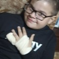 Dečaka iz Bačkog Petrovca udario auto, a on mislio samo na drugu decu: Dok je bio u bolnici majku pitao ovo