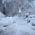 Sneg paralisao severnu Englesku, domaćinstva bez struje, automobili zaglavljeni