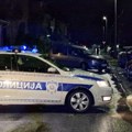 Automobil u Sremskoj Kamenici završio u kanalu pokraj puta: Vozač uspeo da se izvuče