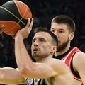 Partizan - crvena zvezda: Košarkaši Zvezde napustili parket! "Grobari" divljali na derbiju - sramno skandiranje