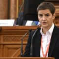 Brnabić: Oni koji su branili stranačke prostorije jesu junaci, pravo će se vratiti u Srbiju