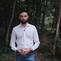 "Улица на Карабурми убрзано тоне, питање је дана кад ће неки аутомобил завршити у рупи"