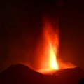 Etna izbacuje lavu iz novog grotla, aerodrom ograničio dolaske aviona