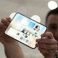 VIDEO: Apple predstavio najnoviju generaciju iPhone telefona, zvezda među njima - preklopivi Duo