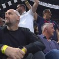 Grmela je arena: Ovako su "grobari" reagovali kada su videli da su Toni Kukoč i Dino Rađa došli na meč Partizan -…