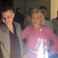 Gala proslava Živojinovića: Viktor slavi 26. rođendan sa devojkom, Brena se "dohvatila" mikrofona
