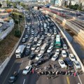 Blokirani auto-putevi: Traže hitan dogovor FOTO