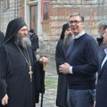 Vučić na Hilandaru: Bez obzira na silinu pritisaka i napada, Srbija ne sme da stane