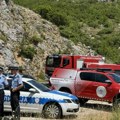 Vetar i nepristupačan Teren najveći problem: Vatrogasci se i dalje bore sa vatrenom stihijom kod Trebinja