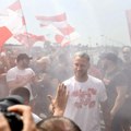 Marko Arnautović stigao u Beograd! Stotine navijača dočekalo novog fudbalera Crvene zvezde: Čim je došao skinuo je majicu i…