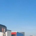 (Video) Ogromna gužva na: Auto-putu Jeziv udes između Stare i Nove Pazove, stvorila se kolona: Vozila mile u smeru ka Beogradu…