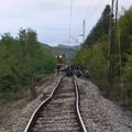 Ponovo uspostavljen železnički saobraćaj kod Kosjerića: Dežurne ekipe čitav dan radile na popravci nakon što je iscurilo…