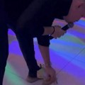 Pevač skupljao pare s patosa: Ludnica na proslavi punoletstva, Borko Radivojević dao 1.600 evra za par sekundi (video)