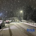 Jaka mećava preko Zlatibora: Putari već na terenu rade na posipanju puteva, policija vrši procenu - ako nastavi da pada biće…