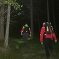 (Фото) Мушкарац се изгубио у глуво доба ноћи усред шуме залутао на неприступачан терен на Дивчибарама, трагали за њим у више…