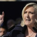 Le Pen: Povukla bih Francusku iz integrisane vojne komande NATO-a