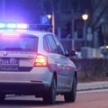 Nožem povredio muškarca i napao policiju u tržnom centru u Beogradu