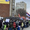 KRAGUJEVAC je juče ponovo bio PRESTONICA! Studenti pokidali! Stižu taksisti iz svih krajeva da ih voze kući (VIDEO)