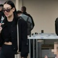 Sve je stalo u jedan kofer: Katarina Grujić sa ćerkom napustila Srbiju FOTO