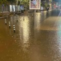 Potop u Umagu, brojni automobili zapeli u bujicama na ulicama
