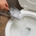 Stavite led u WC šolju jednom nedeljno i rešićete se velikog problema