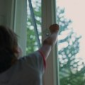 Dečak (6) s autizmom skočio kroz prozor, doktori u bolnici došli do šokantnog otkrića: Majka odmah uhapšena!