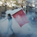 Tinejdžer teško povređen u protestima u Francuskoj: Izgubio funkciju oka nakon udara gumenim metkom