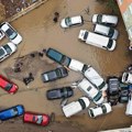 Ponovo haos u Istanbulu: Ulice liče na jezera, zarobljena vozila, a meteorolog upozorio na rizik od tornada