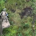 Najstravičniji ukrajinski snimak: Skočio direktno na minu - pola noge mu visi!