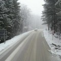 Na teritoriji Ivanjice ima mestimično snega do 5 cm, potreban oprez u vožnji