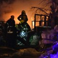Veliki požar u kući u Leskovcu: Vatrogasci spasili jednu osobu iz buktinje