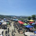 Vašarska atmosfera na Šumadija sajmu: Evo šta je u ponudi (FOTO)