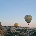U nesrećama pri padu balona u Turskoj jedna osoba poginula, 31 povređena