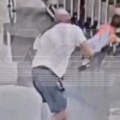 (Uznemirujući video): Turista iz čista mira napao dete (2) iz Irana: Bacio ga na pod aerodroma svom snagom, dečak u komi