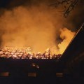"Bežali smo s rancem na leđima, plašimo se za decu": Požar u Bukureštu, 4 kuće izgorele do temelja